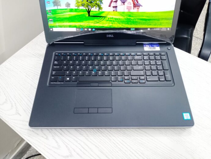 ⁦Dell Precision 7710 Mobile Workstation – Core i7-6920HQ | 16GB RAM | 512GB SSD | NVIDIA 4GB | 17" Display – Original Used⁩ - الصورة ⁦9⁩