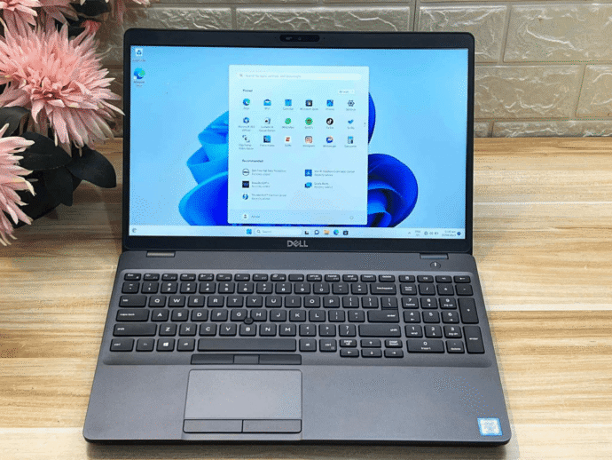 ⁦Click Laptop – Dell Precision 3541 | Core i7-9850H 9th Gen | 16GB RAM | 512GB SSD | NVIDIA Quadro P620 4GB | 15.6″ FHD – Original Used⁩ - الصورة ⁦2⁩